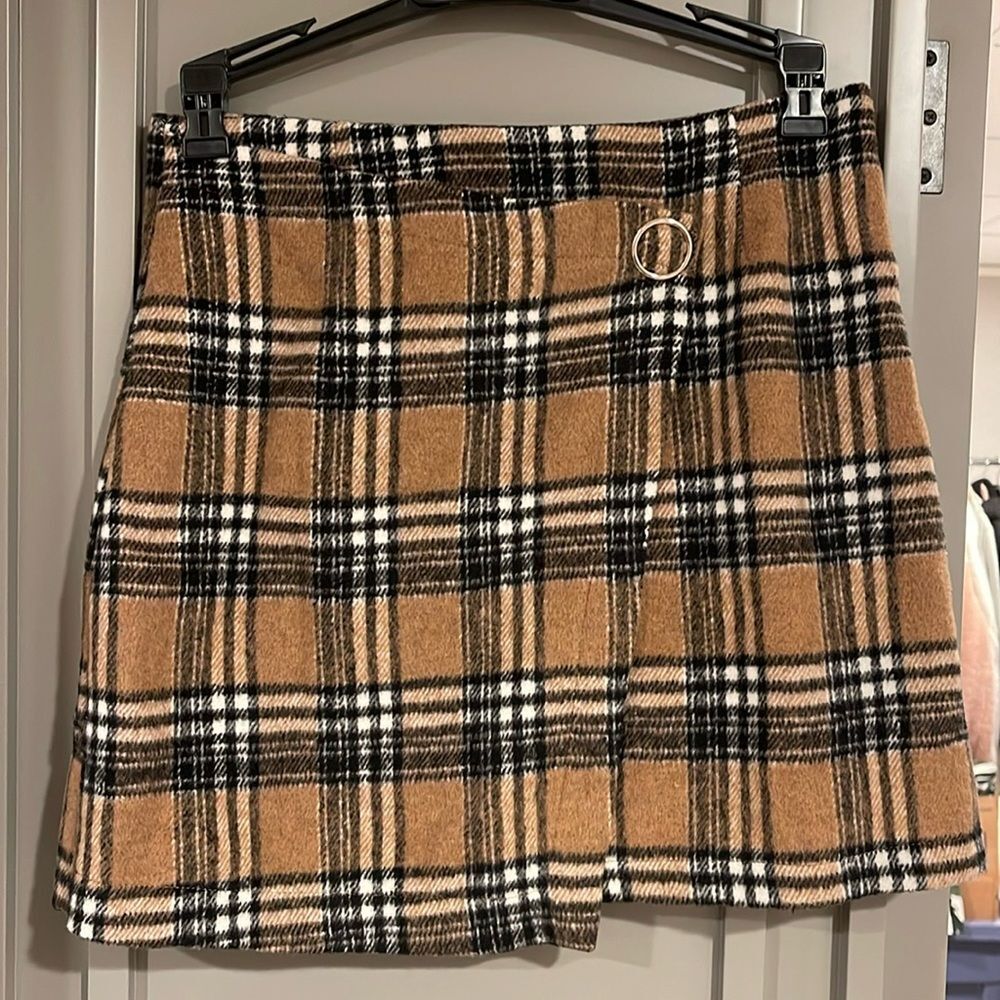 Tan Large Plaid Skirt with Back Zipper